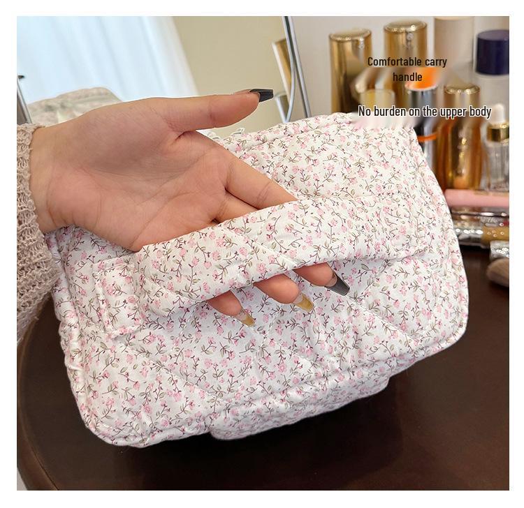 2024 Floral Cotton Quilted Large Capacity Cosmetic Handheld Storage Bag