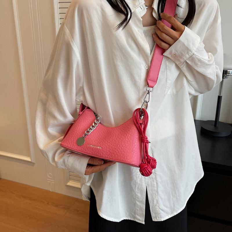 Высококачественная ручная маленькая сумка с цепочкой для женщин, новинка 2023 года, текстурированная нишевая сумка на одно плечо, модная маленькая сумка через плечо