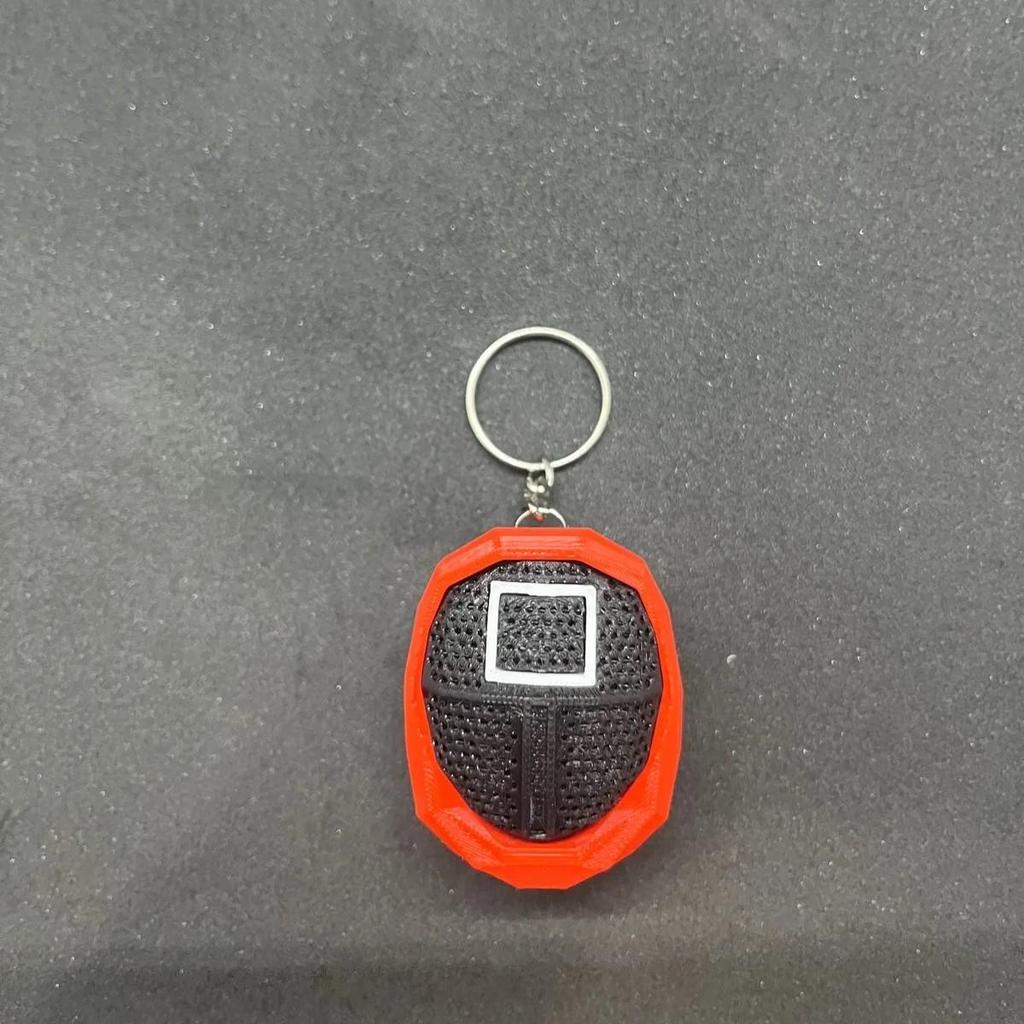 Брелок с игрой в виде кальмара — культовый дизайн Red Guard, прочный материал и стильный вид