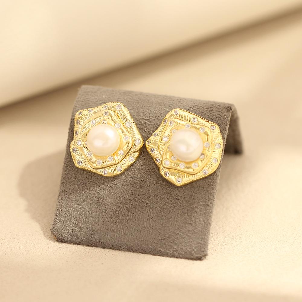 Rose stud earrings, silver needle earrings, pearl camellia ear clips, elegant and delicate small fragrant style, gold and silver two-color stone-inlai