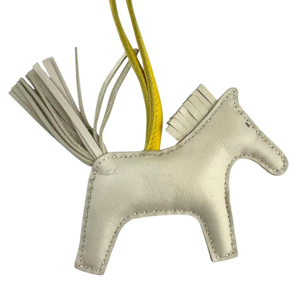 HERMES Rodeo Robeo 24 PM charm Ivory Women used