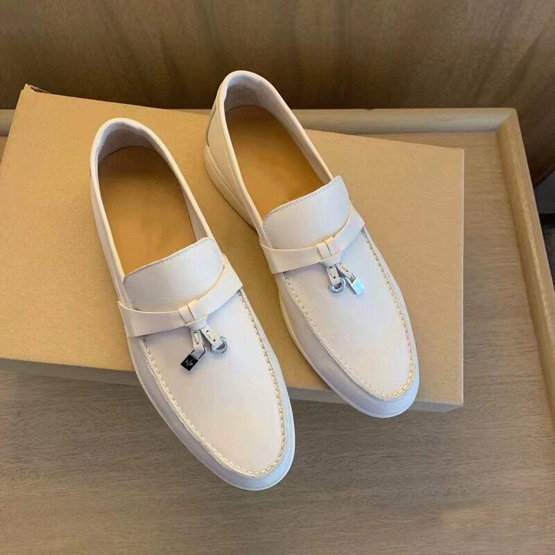 Женские лоферы слипоны с кисточками в британском стиле 2024 - Удобная плоская мягкая подошва