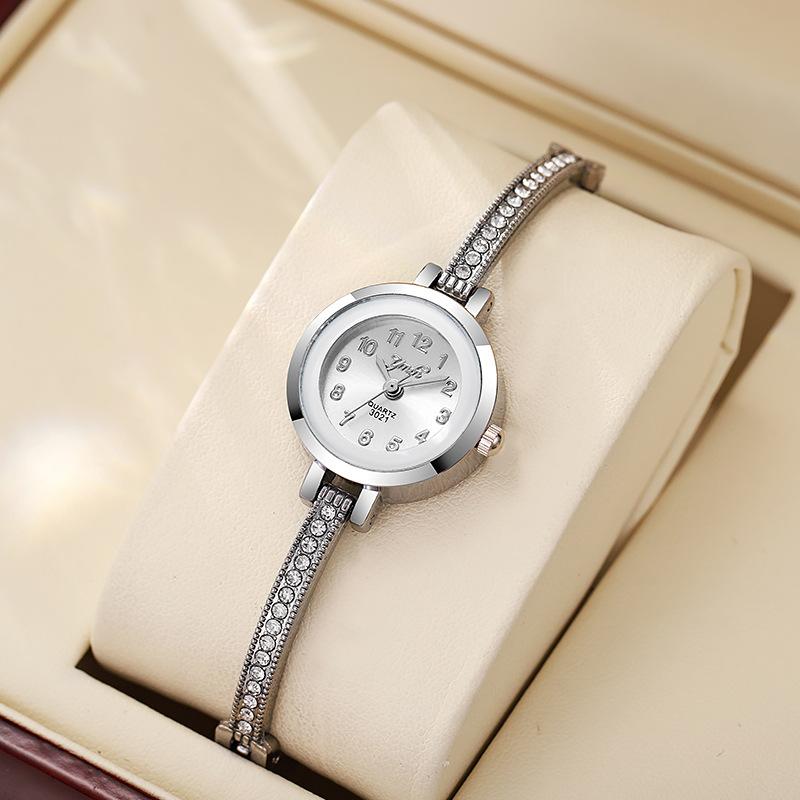 Women's High Appearance Level Vivid Exquisite Arabic Numerals Dial Small Dial Steel Band Quartz Watch.