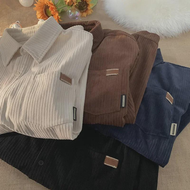 Мужская вельветовая куртка-рубашка с длинным рукавом в стиле ретро 2023 года — осенний тренд свободного кроя