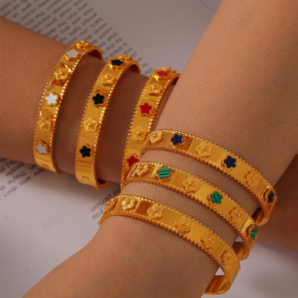 New Fashion Flower Titanium Steel Plated 18k Gold Bracelet Five Leaf Flower Lucky Grass Bracelet Jewelry