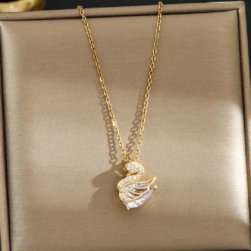 1 Pcs Luxury Cool Wind Animal Shape Gold Plated Copper Pendant With Stainless Steel Chain Combination Necklace