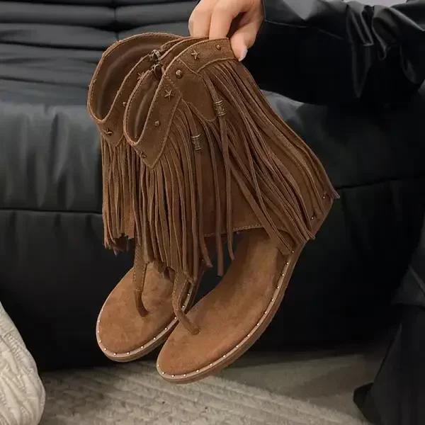 Модные сандалии с шипами Женская обувь Шлепанцы Низкий каблук Кисточка Летняя римская обувь Роскошные корректирующие босоножки с перемычкой для пальца Новая модель