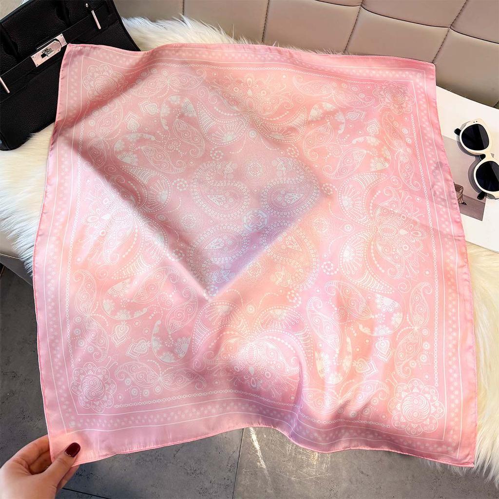 Fashionable tiger print square scarf, modern and chic, retro wild sexy, multi-functional outerwear decorative silk scarf