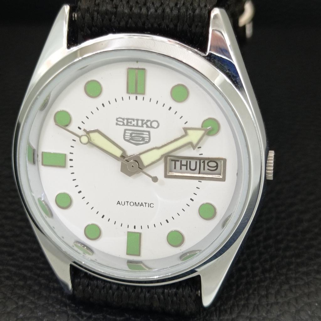 SEIKO 5 AUTOMATIC VINTAGE REFURBISHED JAPAN MENS WHITE DIAL WATCH a444205-1