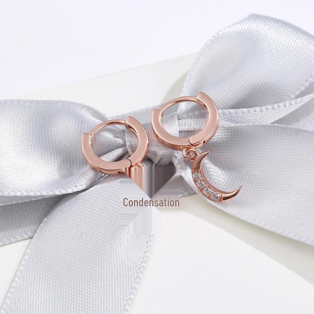 Асимметричные серьги-пусеты из серебра 925 пробы в виде звезд и луны с серьгами-кольцами, инкрустированными бриллиантами - Дизайн в стиле легкой роскоши