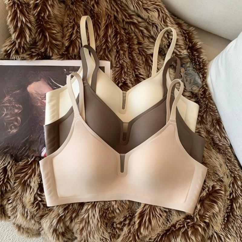 New Traceless Lingerie for Women with Small Breasts and A Thin Collection Bra Comfortable Jelly Strip Prevents Sagging and No Steel Ring On The Bra