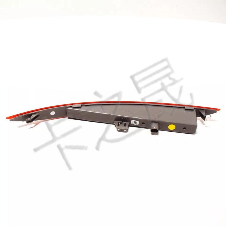 Декоративные огни заднего бампера BMW X4 X6 G02 F16 (Деталь №63147323186/63147323185)