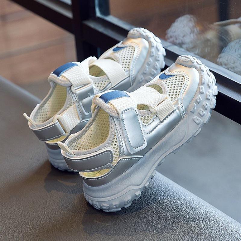 Модные детские летние сандалии для мальчиков и девочек, повседневная спортивная обувь, модные сетчатые дышащие детские сандалии для бега с вырезами, массивные, нескользящие