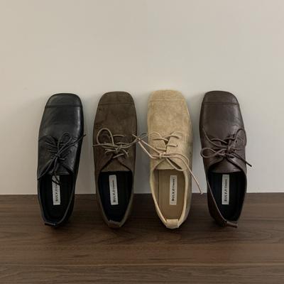 Британский стиль ретро женские туфли на мягкой подошве с одним ремешком женские 2025 осень новые французские черные на шнуровке с квадратным носком лоферы