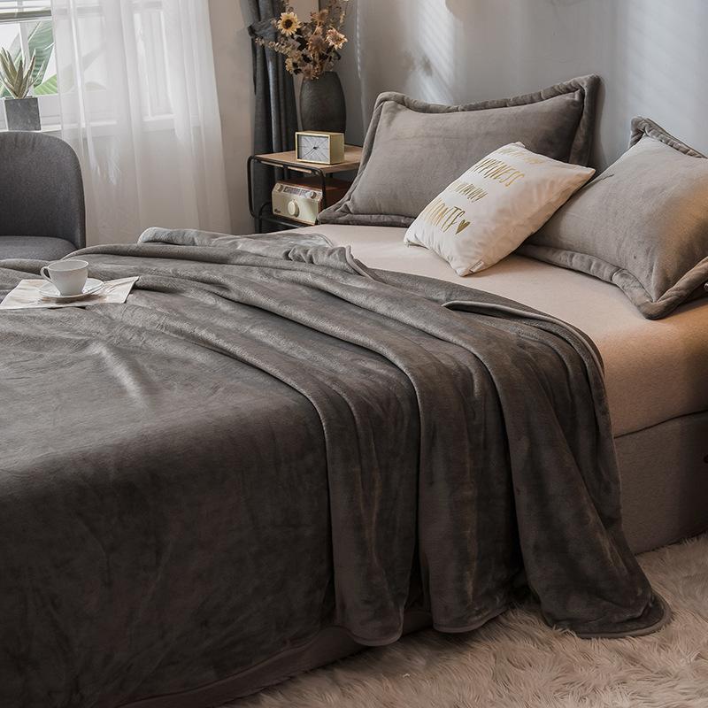 Однотонные молочные бархатные одеяла, утолщенные осенне-зимние чехлы для диванов, офисные ворсы, удобные коралловые фланелевые прямоугольные одеяла