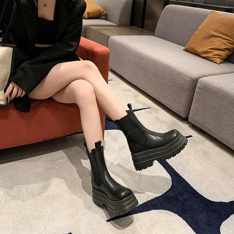 Fashion 2024 Fashion New Boots Women's Shoes Fashionable and Versatile Thin Round Head Cigarette Boots Platform Shoes Outdoor Versatile