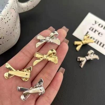 Серебряная заколка-бант из сплава для женщин - Стильный зажим для боковой пряди