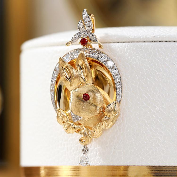 BELLA BOX Light Luxury Heavy Industry Ruby Rabbit Flower Pendant Suitable For Ladies Wedding Banquet High-end Jewelry