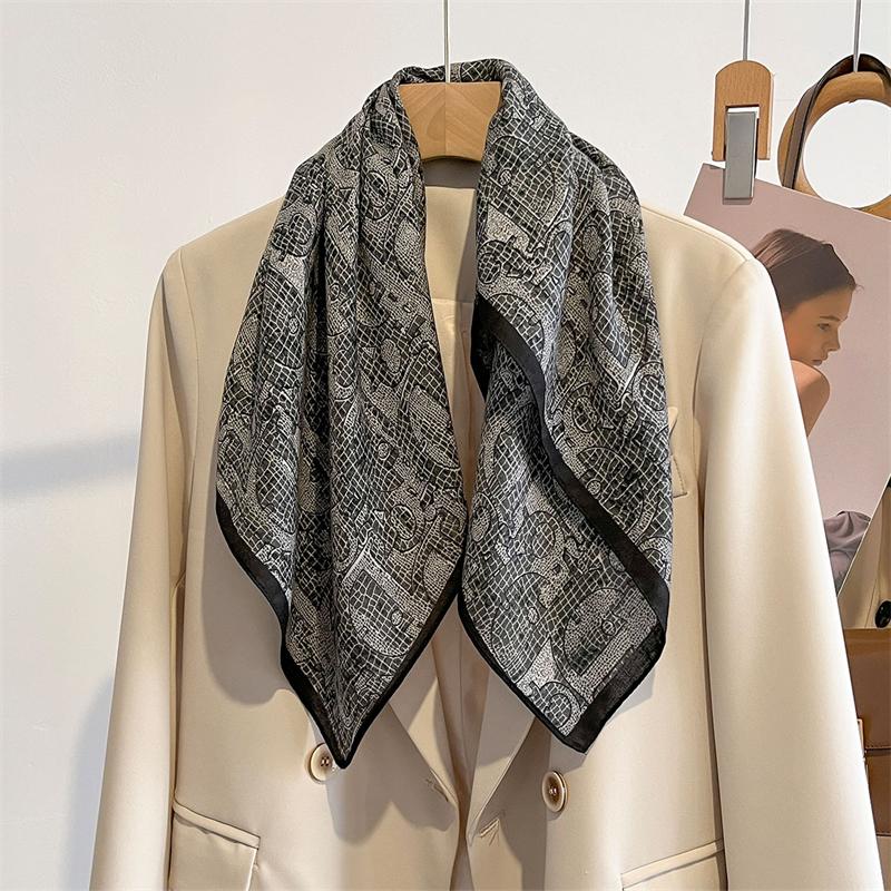 68cm Veludo Quadrado Lenco De Cabelo Para Mulheres Cabeca Hijab Pequeno Pescoco Gravata Lenco Feminino Bandana Foulard