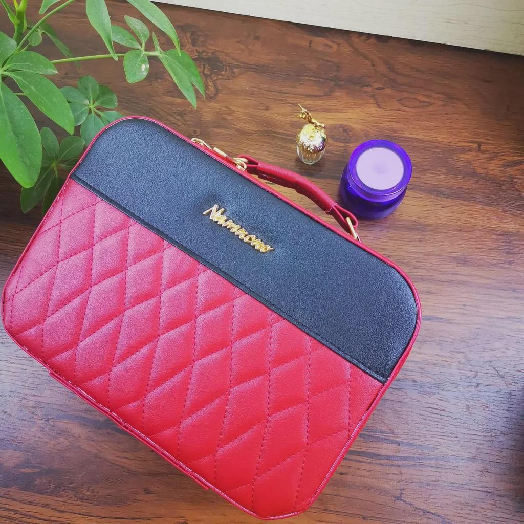 Светодиодная косметичка с большим зеркалом: Новая тенденция 2024 года в хранении косметики в путешествиях