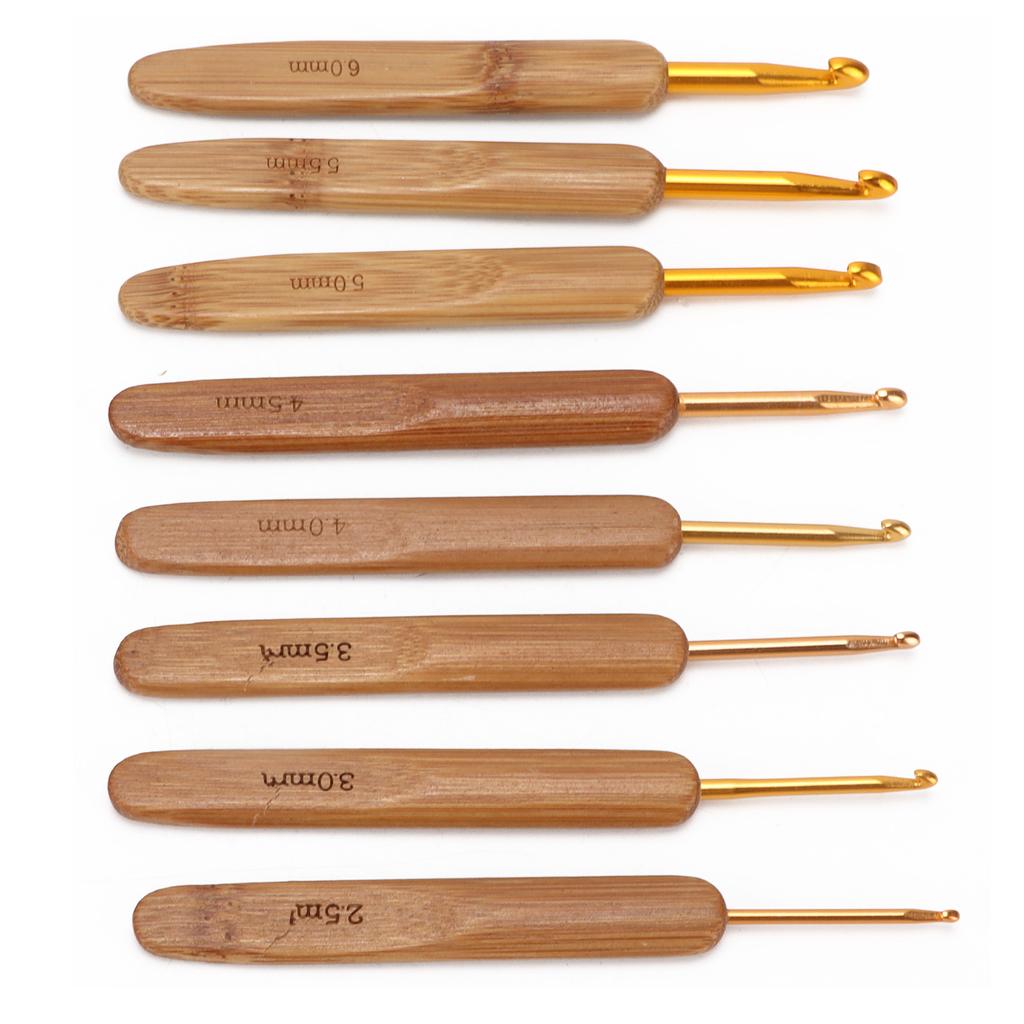 8Pcs Crochet Hooks Ergonomic Bamboo Handle Different Sizes Knitting Needles Set for Beginners