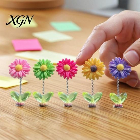Interior Car Decor Spring Wobbly Flower Dashboard Ornament, Shaking Head Sunflower Decor, Cute for Rearview Mirror And Home Office