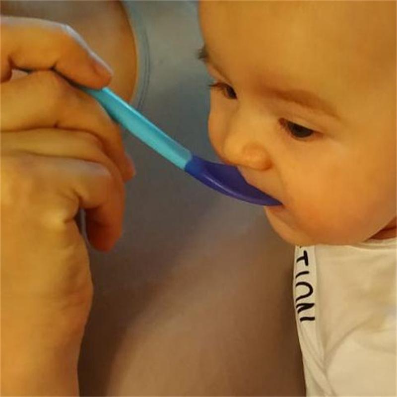 Реальный снимок, детская ложка с датчиком температуры, мягкая головка, безопасное кормление, теплая вилка для супа, ложка для кормления младенцев, термочувствительная термодетская посуда