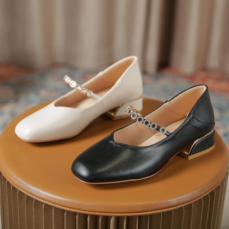 Маленькие японские кожаные туфли. Женские простые и ароматные туфли с квадратным носком. Женские туфли Мэри Джейн на толстом каблуке. Женские одиночные туфли с поясом.