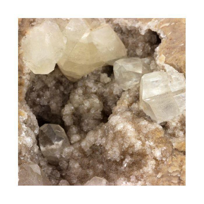 Pierres et Minéraux. Calcite. 4589.0 ct. Gave de Pau, Pyrénées-Atlantiques, France.