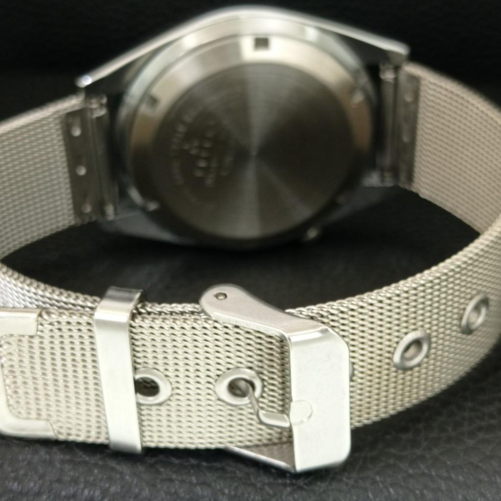 SEIKO 5 AUTOMATIC VINTAGE REFURBISHED JAPAN MENS BLACK DIAL WATCH a446381-1