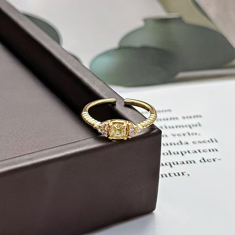 Средневековое французское ретро кольцо с открытой шинкой и полным бриллиантом, модное, с высоким чувством стиля и темпераментом, нишевый дизайн, изысканные бриллиантовые аксессуары для женщин