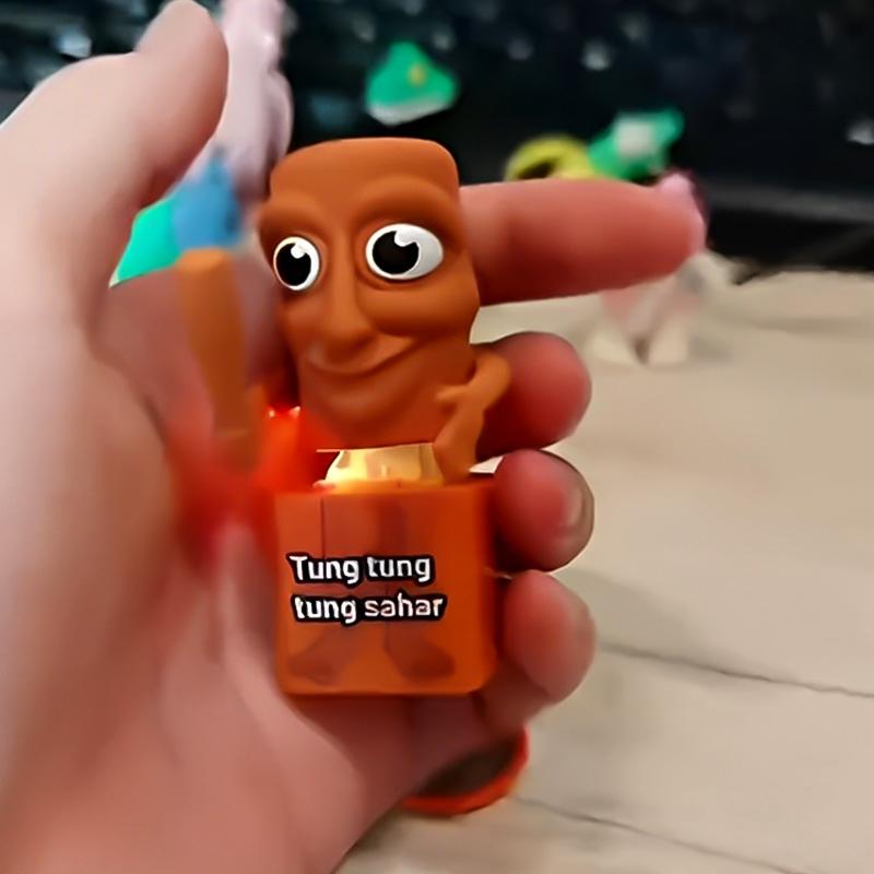 Ключница-брелок Tralalero Tralala Ключ Подвеска Tungtungtung Издает звуки Светящаяся Игрушка-антистресс Забавные Брелки для Сумки Безделушка Украшение Детские Игрушки Подарки