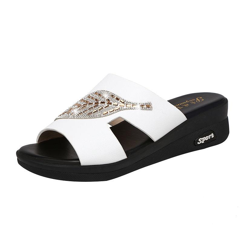 High-quality Slippers Women's Summer Flat Bottom Non-slip Casual Outer Thick Bottom Slope Heel All-match Sandals