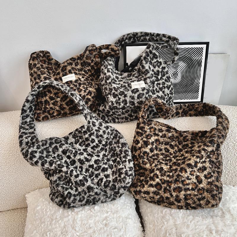 Пушистая наплечная сумка для женщин, ретро-модная сумка-тоут с леопардовым принтом, большая вместимость, студенческая сумка для девочки из овечьей шерсти для хранения CLE