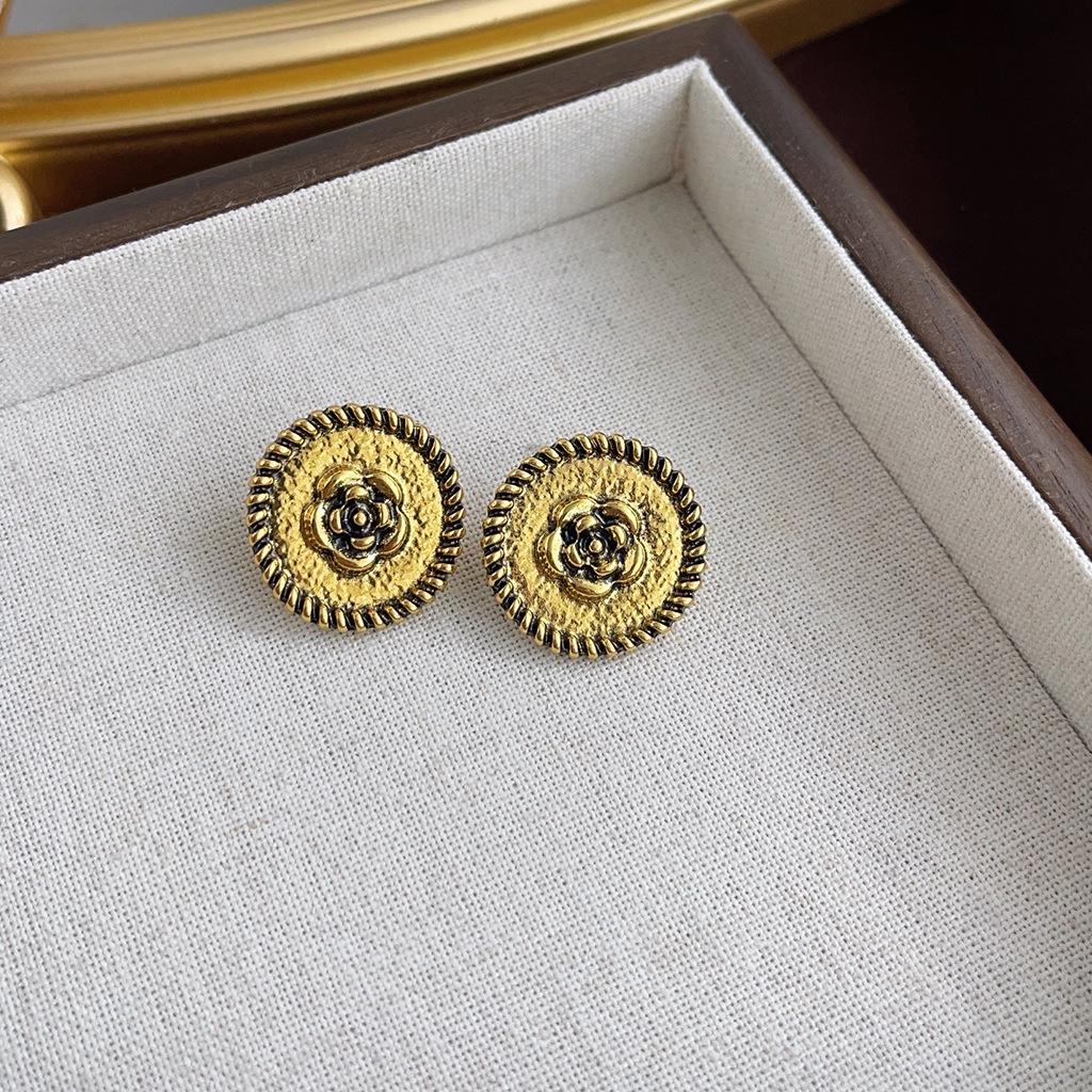 Винтажные геометрические серьги с жемчугом для женщин - Ретро стиль Гонконга, Легкая роскошь, Ощущение высокого класса