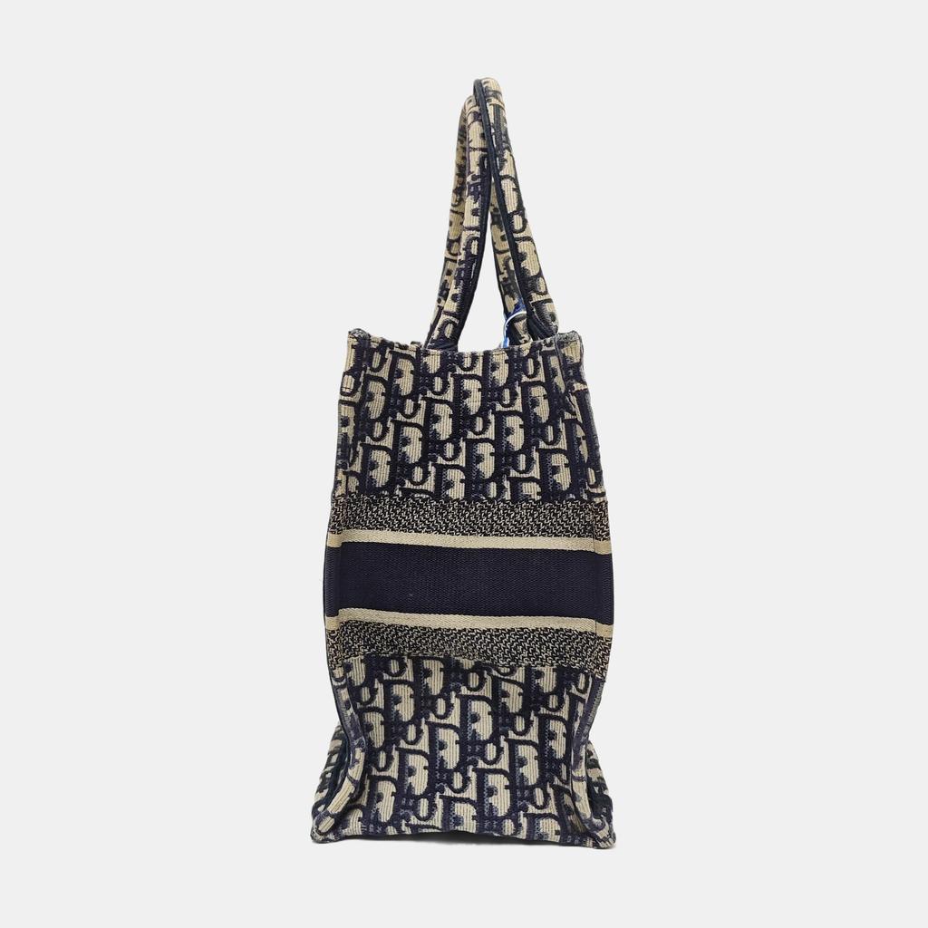 [Б/У] Сумка-тоут Book Tote, средняя, синий холст, вышитый монограмма, ручная сумка - Хорошее состояние #1IIT0IQ
