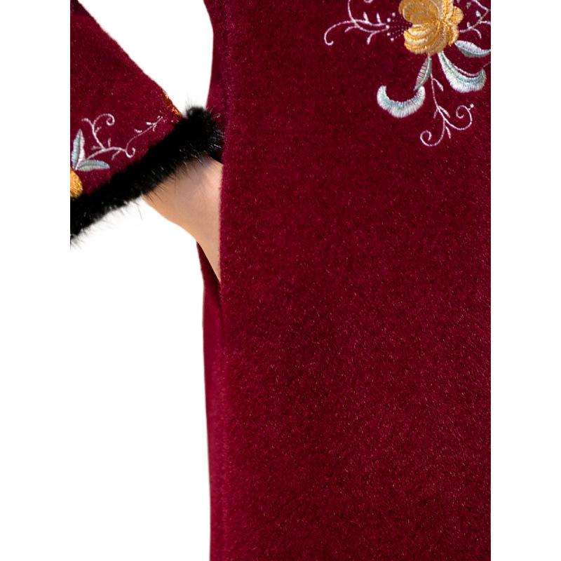 Retro Embroidered Velvet Cheongsam Coat for Middle-Aged and Elderly: Stylish & Versatile Autumn/Winter Outerwear