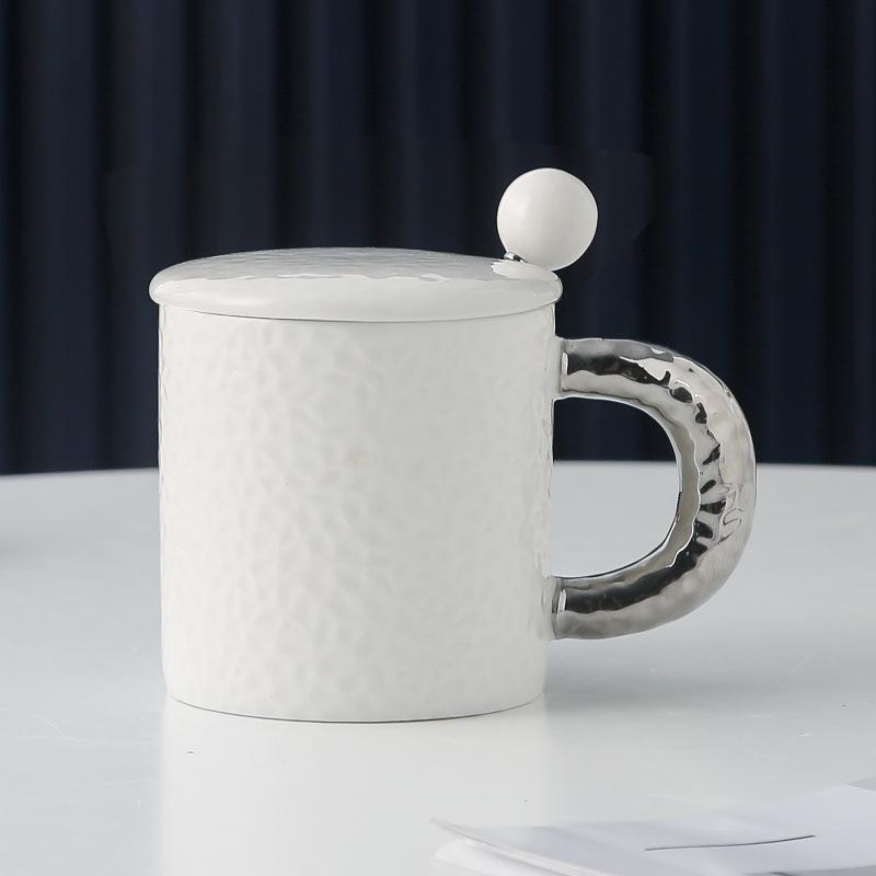 Легкая роскошная кружка с узором «молоток», высококачественная керамическая чашка, бытовая кофейная чашка с крышкой, ложкой, креативная подарочная чашка для воды