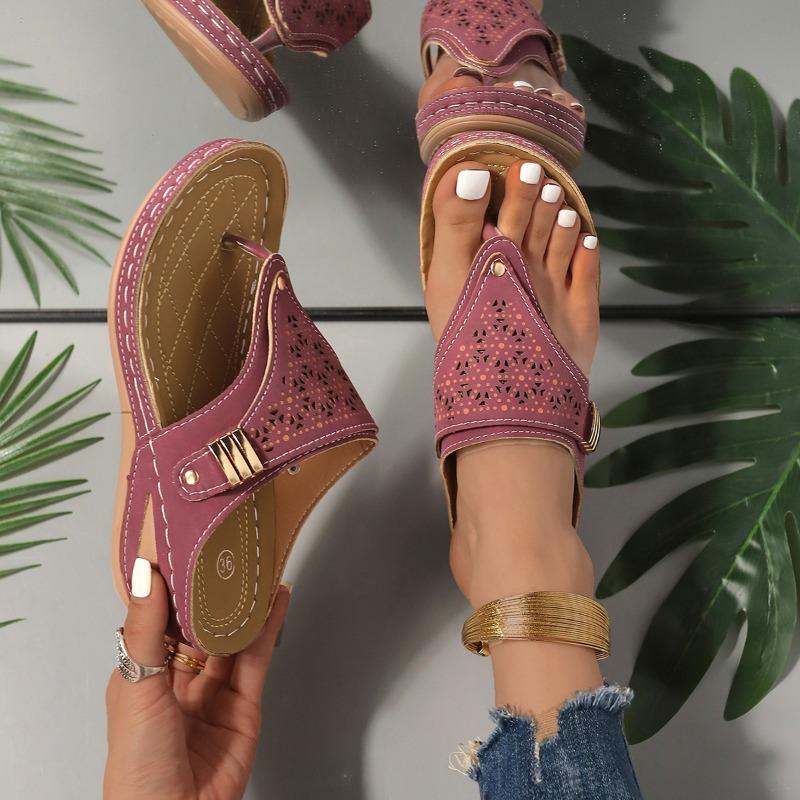 Крутые тапочки для женщин, летние, новые европейские и американские импортные, большие размеры, полые металлические, толстые, крутые тапочки для женщин