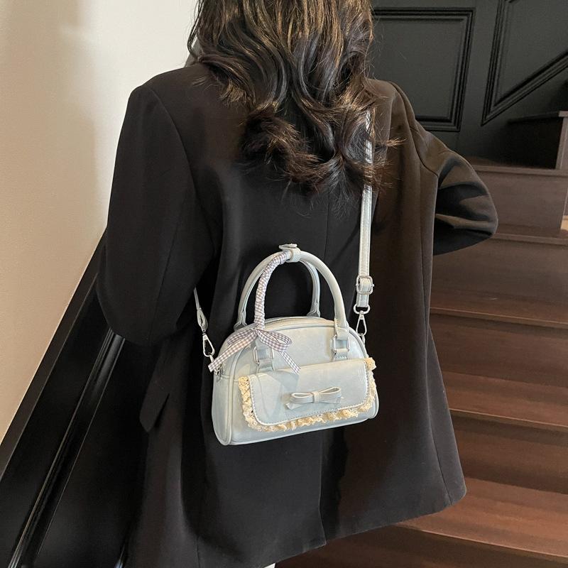 Простая темпераментная ручная маленькая квадратная сумка 2025 новая корейская версия тренд высококлассная сумка через плечо модная универсальная сумка-мессенджер