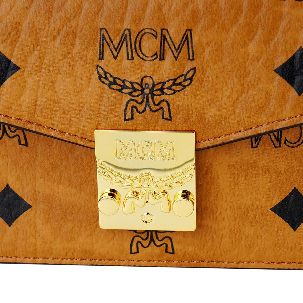 MCM Кожаная сумка-конверт Visetos цвета коньяка на цепочке через плечо с золотой фурнитурой для повседневного и вечернего использования