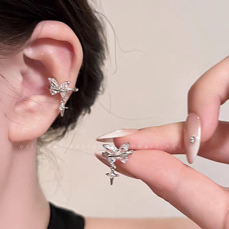 "Autumn Winter Snowflake Zircon Ear Clip: Elegant and Luxurious Ear Clip for a Festive, No-Piercing Required Look"