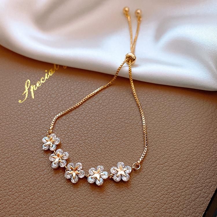 Five-pointed Star Zircon Petal Bracelet Female Online Celebrity Bracelet Student Girlfriends Korean Version of Simple Ins Design Personalized Jewelry.