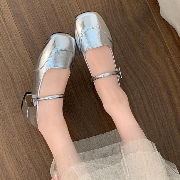 Модный темперамент серебристый ретро толстый каблук легкий вырез туфли-лодочки женские 2025 новый летний французская юбка туфли Мэри Джейн