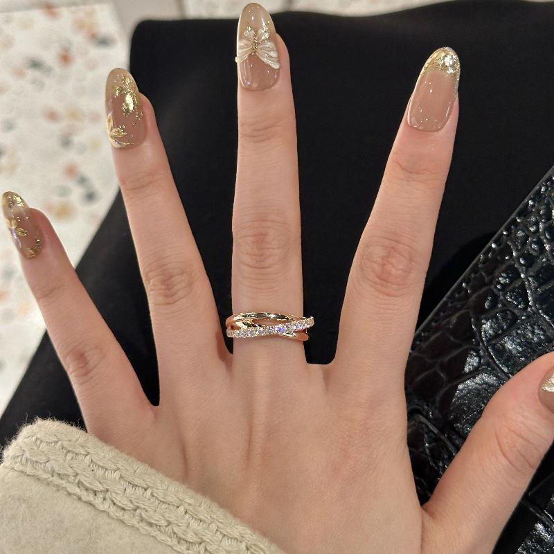 Женское кольцо на указательный палец класса люкс из стерлингового серебра 925 пробы с неправильной формы драгоценным камнем - Не тускнеющее, регулируемое, с легким нишевым дизайном.