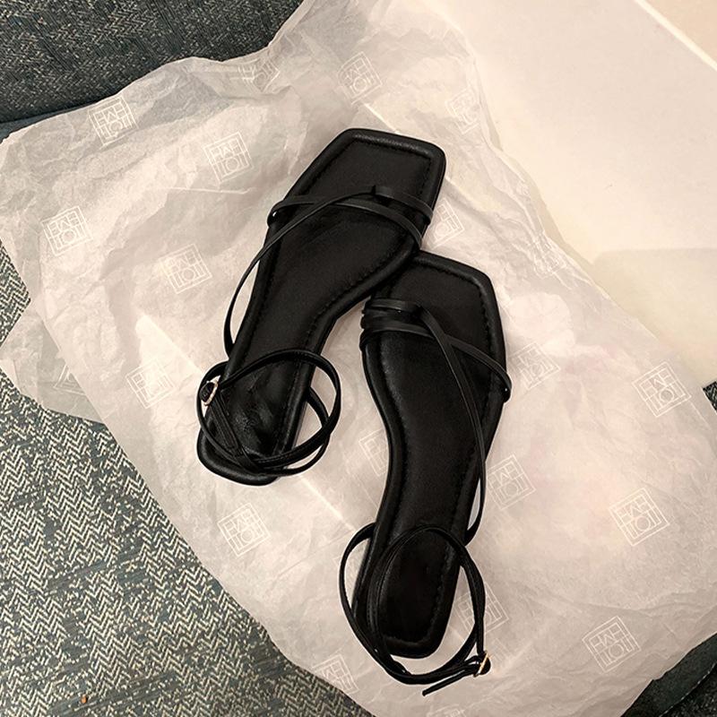 Женская обувь Yuanlitong праздничный стиль~ Корейский стиль блогера квадратный носок перекрестный ремешок закрытый носок сандалии на плоской подошве женские летние