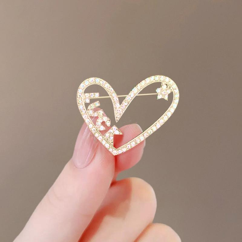 Luxury Heart Brooches For Women Lapel Pin Clothes Badges Corsage Jewelry Gift