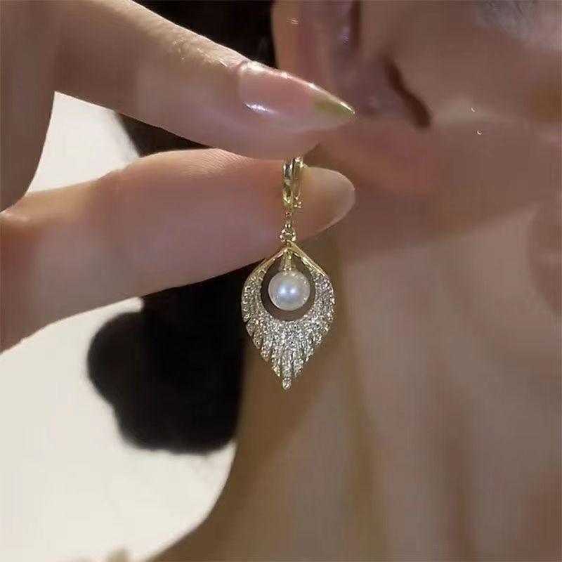 Изысканные висячие серьги с искусственным жемчугом и цирконием в форме листа для женщин, уникальный дизайн, элегантные повседневные аксессуары, вечерние ювелирные изделия, подарки