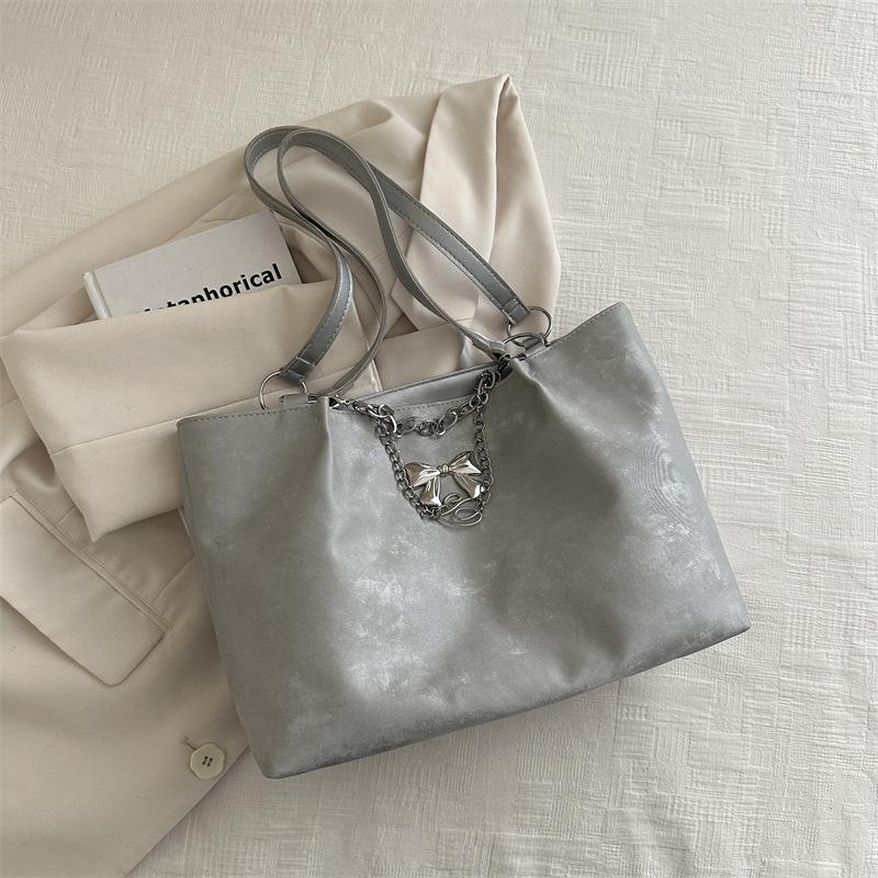 Большая вместимость и фактура, новая модная повседневная сумка-тоут с цепочкой и бабочкой, подмышечная сумка на одно плечо для женщин