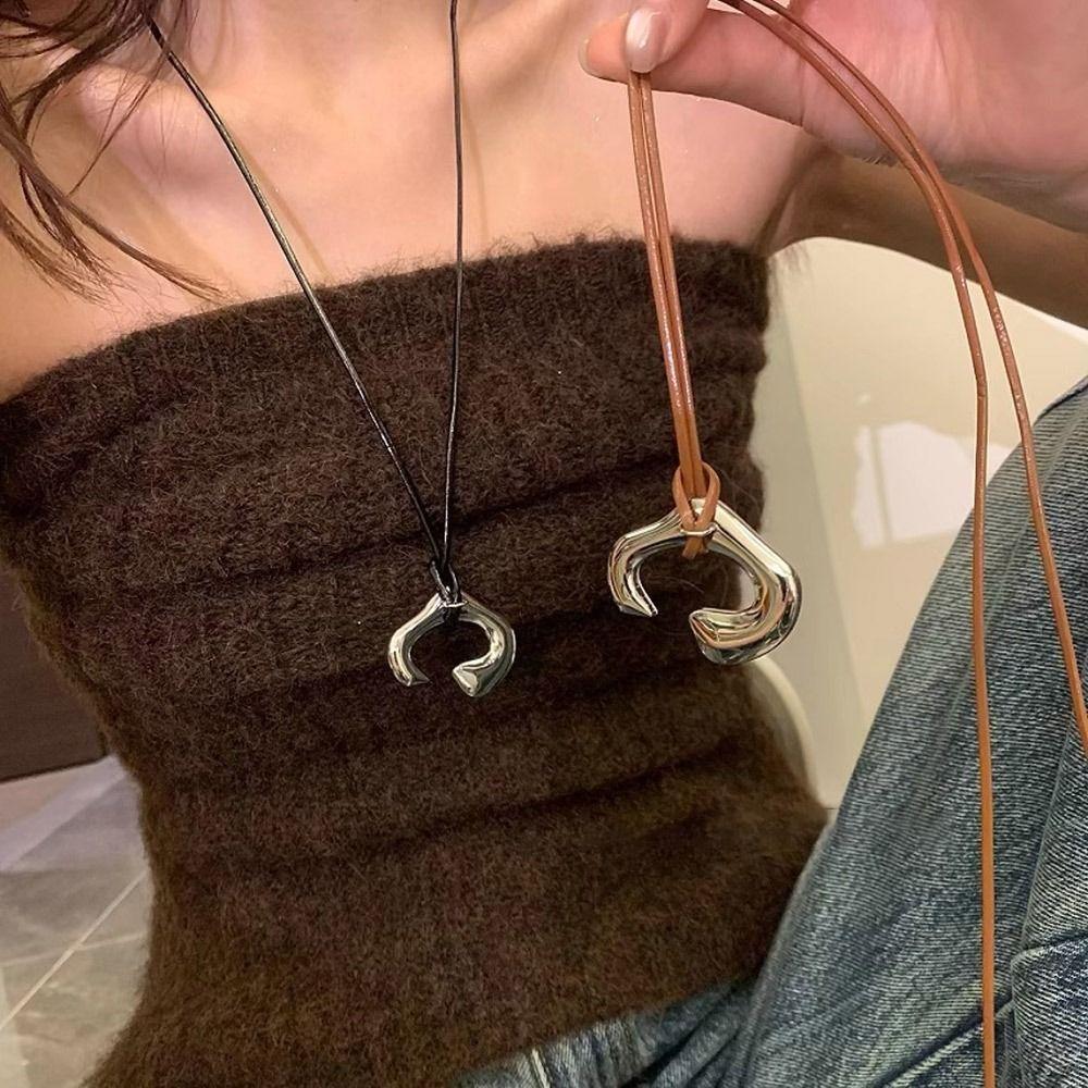 Металлическое нерегулярное женское ожерелье, черная кожаная веревка, ожерелья с подвеской, винтажная цепочка на ключицу для женщин